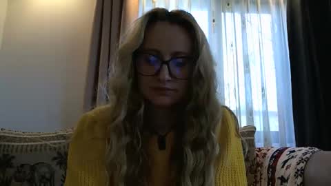 Snapshot of melly_rosey chatting on October 31, 2025, 7:20 am Melly online show from October 31, 2025, 7:20 am