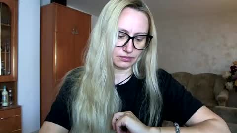 Melly online show from June 25, 2026, 7:35 am