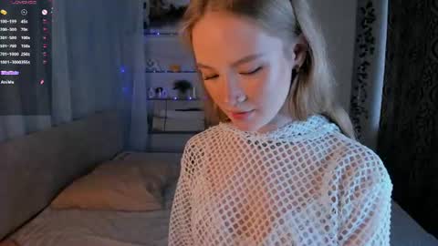 melodievejar online show from June 11, 2026, 4:21 am