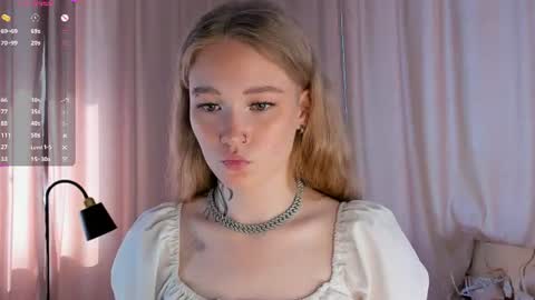 melodievejar online show from July 23, 2026, 4:54 am