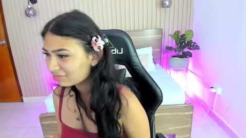 Snapshot of melody_flowers chatting on February 22, 2025, 3:25 pm Melody online show from February 22, 2025, 3:25 pm