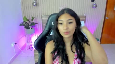 Snapshot of melody_flowers chatting on March 7, 2025, 12:23 pm Melody online show from March 7, 2025, 12:23 pm