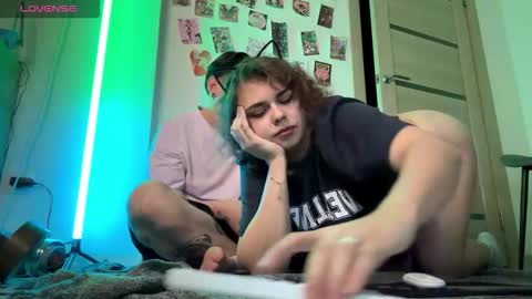 melody_song online show from November 2, 2025, 3:36 pm