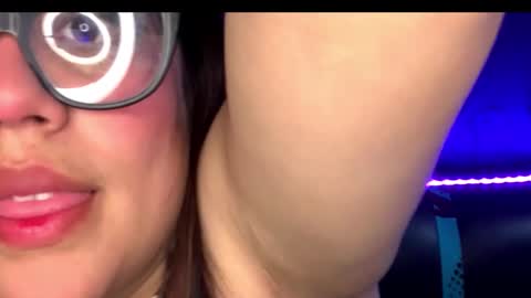 Snapshot of melodydreams1520 chatting on November 4, 2025, 3:27 am melodydreams1520 online show from November 4, 2025, 3:27 am