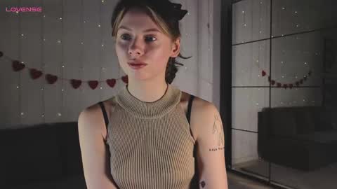 Snapshot of melodykey_x chatting on February 14, 2025, 2:02 pm melody online show from February 14, 2025, 2:02 pm