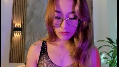 melodylanee online show from December 19, 2025, 11:06 am