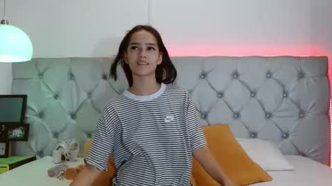 Snapshot of melodymansson chatting on October 8, 2025, 2:04 pm Luisa Castro online show from October 8, 2025, 2:04 pm