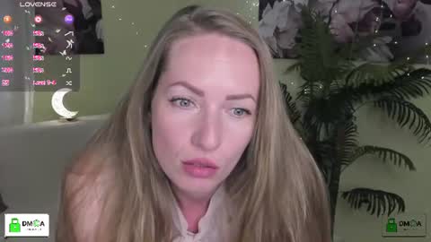 Snapshot of melodyys chatting on June 20, 2026, 4:32 pm Melody My schedule this week Wednesday Thursday Sunday online show from June 20, 2026, 4:32 pm