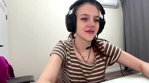 Hi Im Aria 18 years old online show from January 16, 2026, 3:16 pm