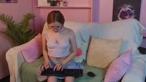 Snapshot of memymee_ chatting on June 11, 2026, 2:53 am memymee_ online show from June 11, 2026, 2:53 am