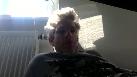 Snapshot of men2024again chatting on April 15, 2026, 8:10 am Andres online show from April 15, 2026, 8:10 am