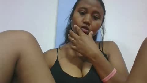 mendrika718601 online show from March 1, 2026, 5:48 pm