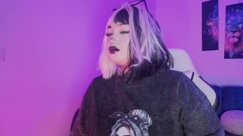 Snapshot of meow_boo chatting on May 30, 2026, 3:42 pm Aruz online show from May 30, 2026, 3:42 pm
