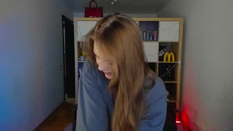 Flora  Next stream November 17th at 6  GMT online show from February 25, 2026, 4:33 am