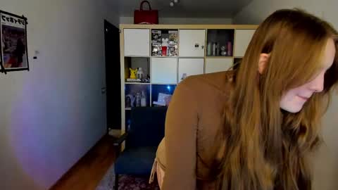 Flora  Next stream November 17th at 6  GMT online show from April 28, 2026, 4:39 am