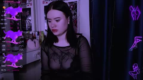 Snapshot of meow_marie chatting on December 13, 2025, 10:26 pm meow marie online show from December 13, 2025, 10:26 pm