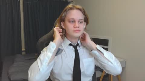 Snapshot of meow_mickey chatting on December 3, 2024, 4:58 am Mickey online show from December 3, 2024, 4:58 am