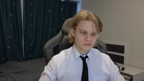 Snapshot of meow_mickey chatting on December 15, 2024, 5:02 am Mickey online show from December 15, 2024, 5:02 am