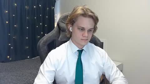 Snapshot of meow_mickey chatting on December 19, 2024, 5:29 am Mickey online show from December 19, 2024, 5:29 am