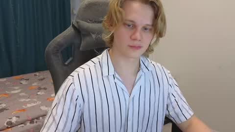 Snapshot of meow_mickey chatting on January 18, 2025, 12:15 pm Mickey online show from January 18, 2025, 12:15 pm