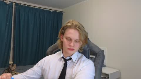 Snapshot of meow_mickey chatting on February 5, 2025, 1:47 am Mickey online show from February 5, 2025, 1:47 am