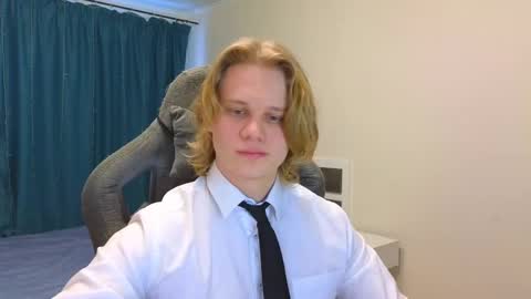 Snapshot of meow_mickey chatting on March 6, 2025, 3:35 am Mickey online show from March 6, 2025, 3:35 am