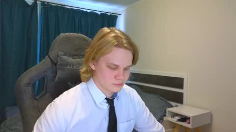 Snapshot of meow_mickey chatting on March 12, 2025, 3:57 am Mickey online show from March 12, 2025, 3:57 am