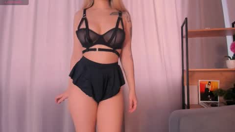 Snapshot of meow_rinnie chatting on February 13, 2025, 8:06 am My links --- online show from February 13, 2025, 8:06 am