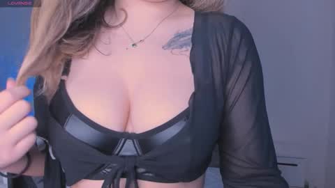 Snapshot of meow_rinnie chatting on December 5, 2025, 10:02 am My links --- online show from December 5, 2025, 10:02 am