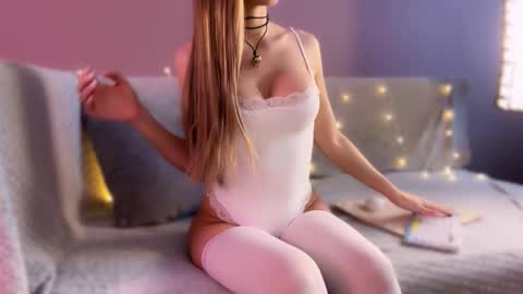 Snapshot of meowalice1 chatting on December 3, 2025, 4:42 am meowalice1 online show from December 3, 2025, 4:42 am