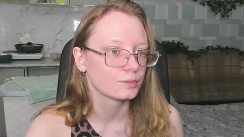 Snapshot of meowcr chatting on November 6, 2025, 1:45 pm meowcr online show from November 6, 2025, 1:45 pm