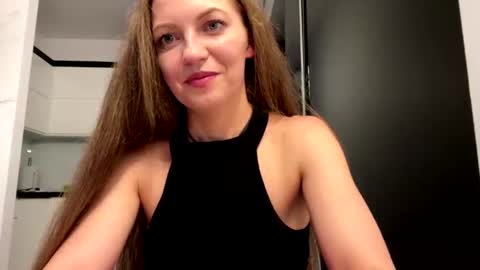 Snapshot of meowmariana chatting on August 9, 2026, 6:24 pm Mary online show from August 9, 2026, 6:24 pm