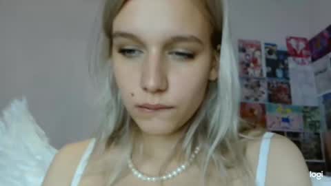 Snapshot of meowthlilu chatting on February 19, 2025, 6:55 am Lilu online show from February 19, 2025, 6:55 am