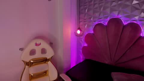    online show from February 20, 2025, 10:59 pm