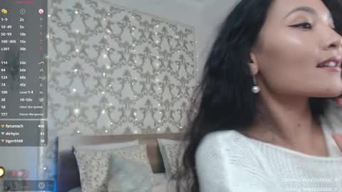 Snapshot of mercedesss_8 chatting on December 11, 2024, 12:44 pm Next show on 03 Dec online show from December 11, 2024, 12:44 pm