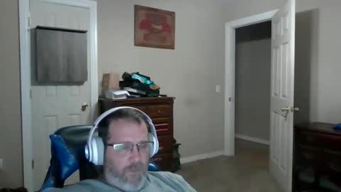 Snapshot of mercer1977 chatting on May 31, 2026, 4:14 pm mercer1977 online show from May 31, 2026, 4:14 pm