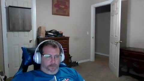 Snapshot of mercer1977 chatting on July 6, 2026, 6:32 pm mercer1977 online show from July 6, 2026, 6:32 pm