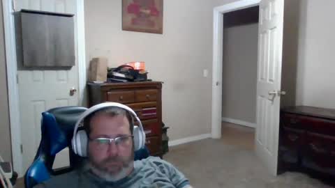 Snapshot of mercer1977 chatting on July 27, 2026, 2:24 pm mercer1977 online show from July 27, 2026, 2:24 pm