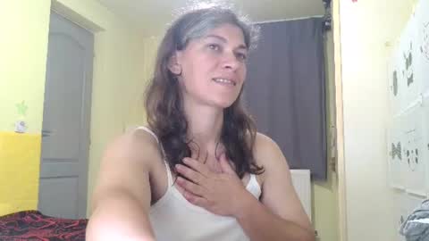 Snapshot of merciylove chatting on June 25, 2026, 5:39 pm Miss Helena online show from June 25, 2026, 5:39 pm