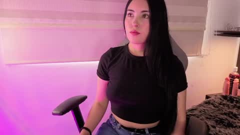 Snapshot of meredith_spencer chatting on April 13, 2026, 8:25 pm meredith_spencer online show from April 13, 2026, 8:25 pm