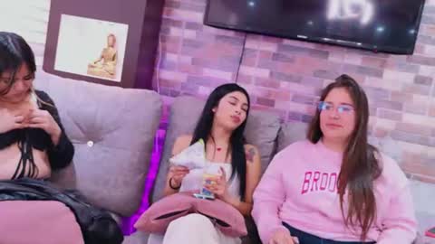Snapshot of meredith_spencer chatting on July 15, 2026, 8:47 pm meredith_spencer online show from July 15, 2026, 8:47 pm