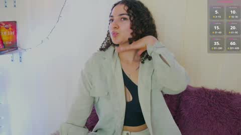 Snapshot of merida_bell18 chatting on December 9, 2024, 12:34 am Merida Bell online show from December 9, 2024, 12:34 am