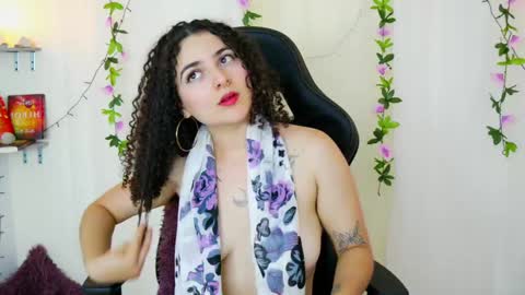 Snapshot of merida_bell18 chatting on February 25, 2025, 11:55 pm Merida Bell online show from February 25, 2025, 11:55 pm