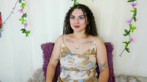 Snapshot of merida_bell18 chatting on March 2, 2025, 12:31 am Merida Bell online show from March 2, 2025, 12:31 am