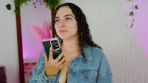 Snapshot of merida_bell18 chatting on September 27, 2025, 11:10 pm Merida Bell online show from September 27, 2025, 11:10 pm