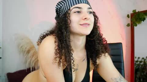 Snapshot of merida_bell18 chatting on November 20, 2025, 10:09 pm Merida Bell online show from November 20, 2025, 10:09 pm