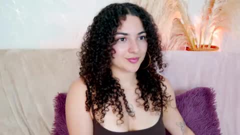 Snapshot of merida_bell18 chatting on June 6, 2026, 4:06 am Merida Bell online show from June 6, 2026, 4:06 am