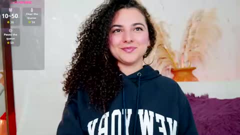 Snapshot of merida_bell18 chatting on June 11, 2026, 3:15 am Merida Bell online show from June 11, 2026, 3:15 am