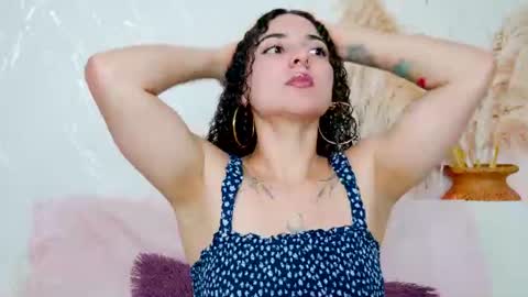 Snapshot of merida_bell18 chatting on June 15, 2026, 12:46 am Merida Bell online show from June 15, 2026, 12:46 am