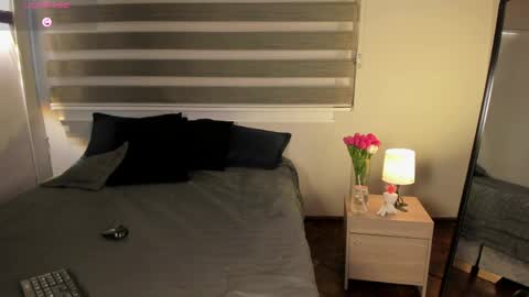 Snapshot of merida_taylor_ chatting on May 5, 2026, 1:19 pm Merida online show from May 5, 2026, 1:19 pm